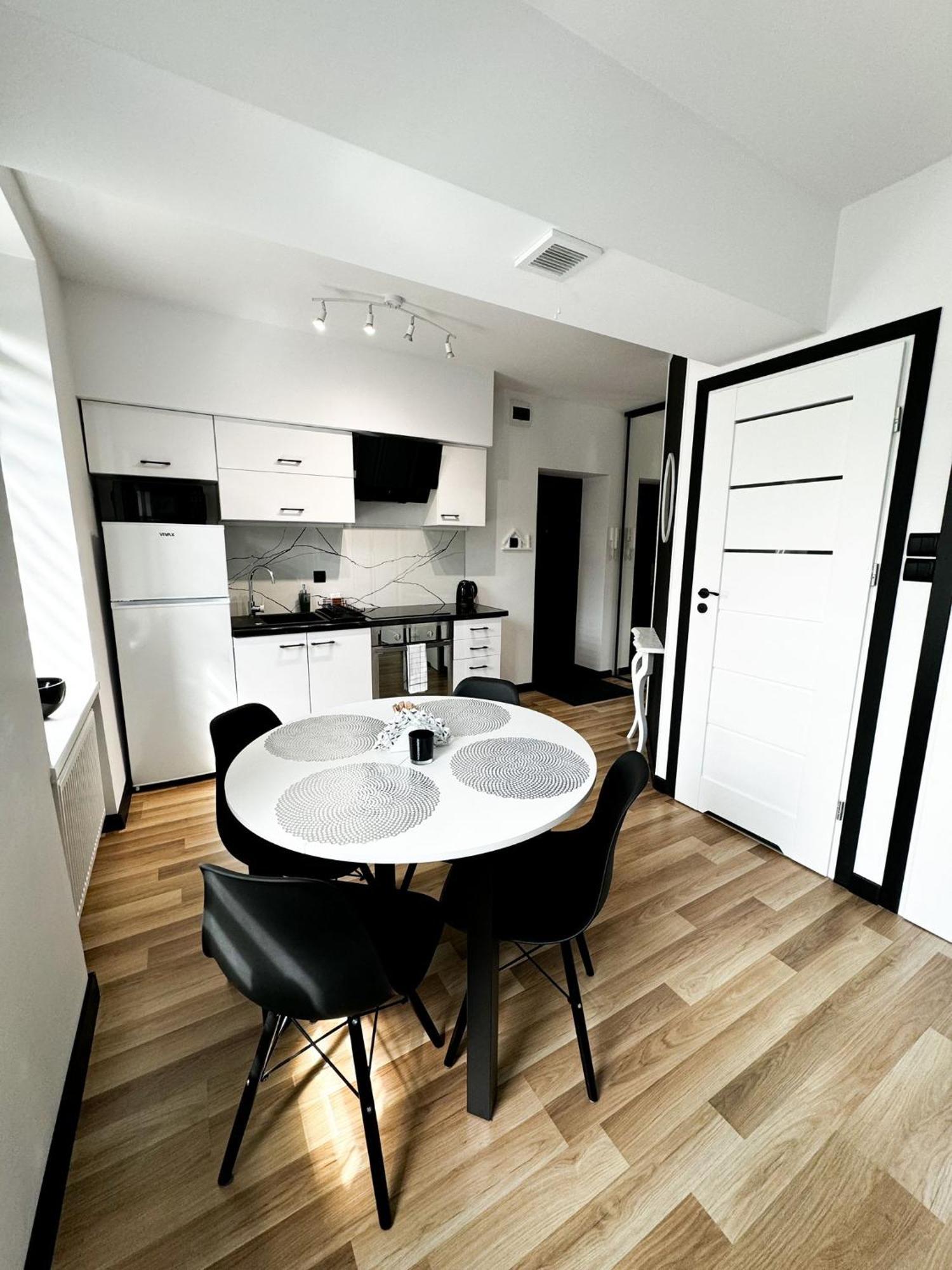 Apartament Niko 그니에즈노 외부 사진